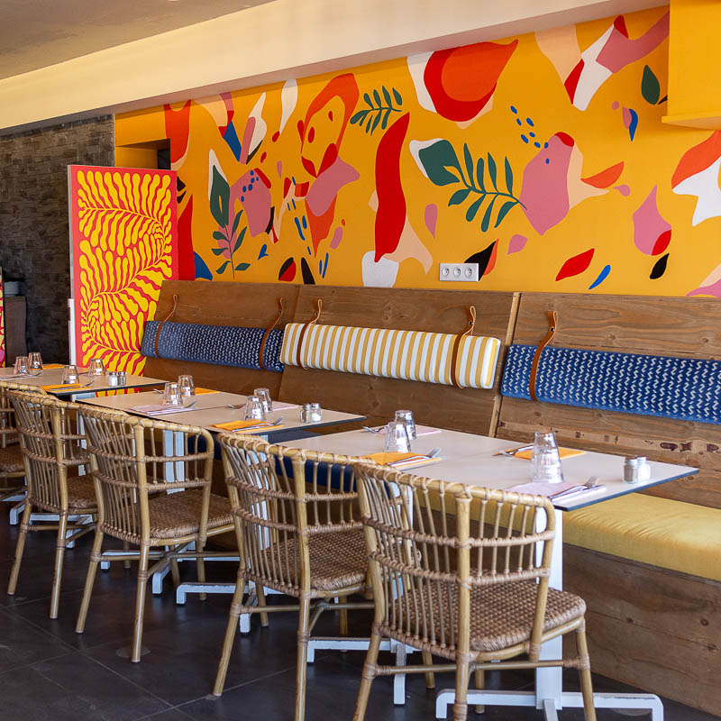 Décoration murale du restaurant pizzeria Don Carmelo à Saint-Gilles-Croix-de-Vie (85800) réalisé par l'agence EB à Nantes (44200)